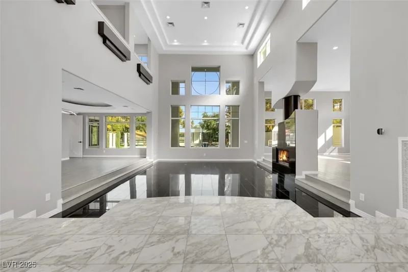 3860 Hildebrand Lane, Las Vegas, Nevada, United States. - Photo 7