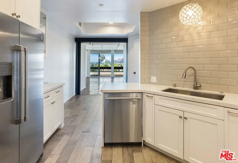 10551 Wilshire Boulevard 1002, Los Angeles, California, United States. - Photo 23