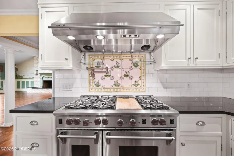 41 Thomas Drive, Manalapan, NJ 07726, Manalapan Township, New Jersey, United States. - Photo 31