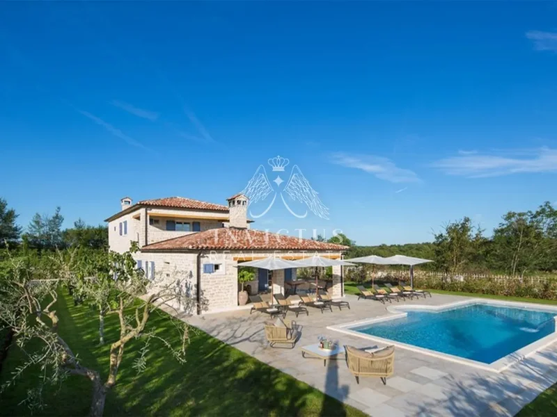 VILLA ELLI WITH POOL AND SPORTS COURT IN THE HEART OF ISTRIA