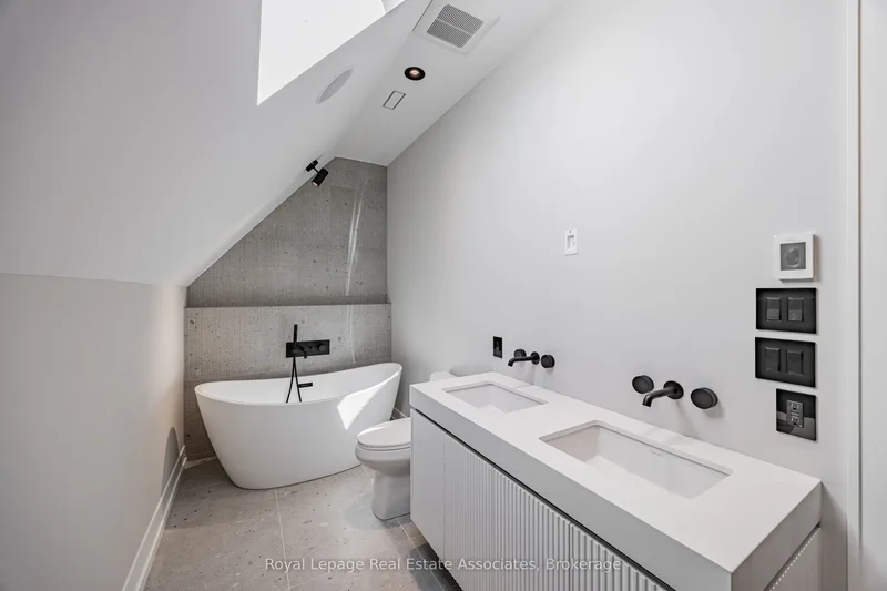 953 Halliday Avenue, Mississauga, ON L5E 1P4, Mississauga, Ontario, Canada. - Photo 8