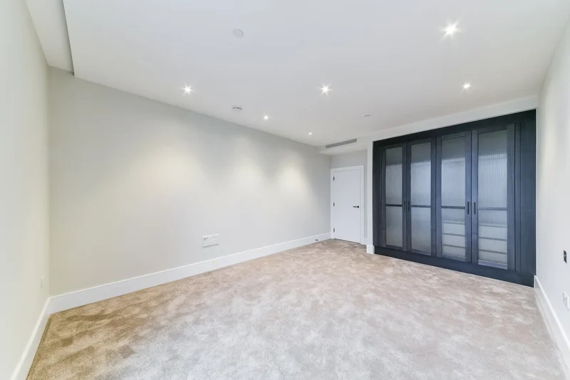 Radley House, Prince of Wales Drive, London, England, United Kingdom. - Photo 20