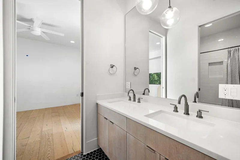 1116 Mariposa DR D, Austin, Texas, United States. - Photo 27