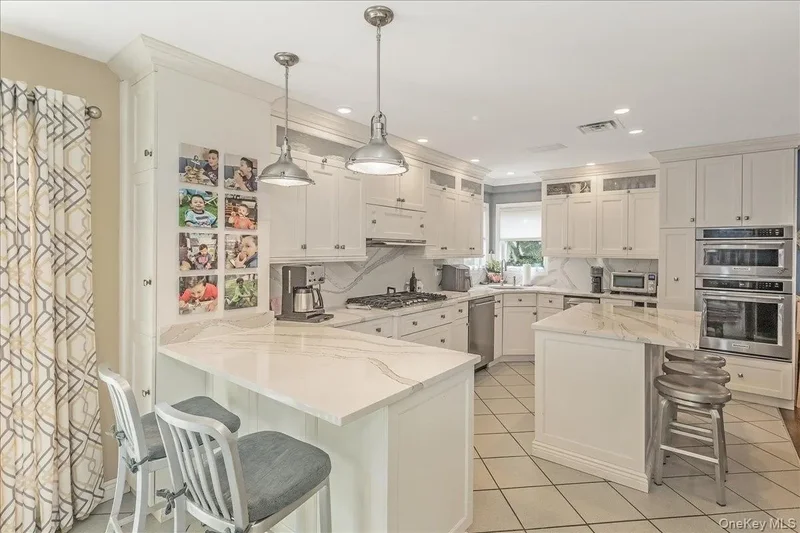 922 N 1st Street, New Hyde Park, NY, 11040, USA, New Hyde Park, New York, United States. - Photo 4