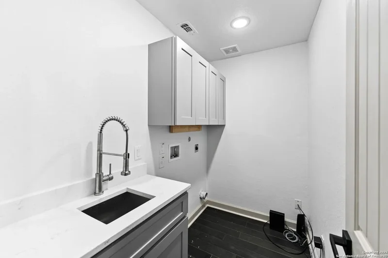 127 Haynes, San Antonio, Texas, United States. - Photo 16