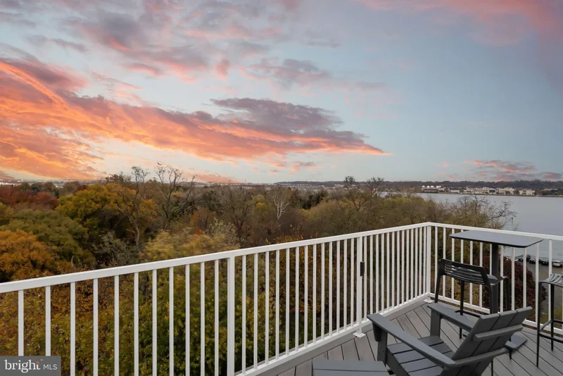 625 SLATERS LN, Alexandria, Virginia, United States. - Photo 12