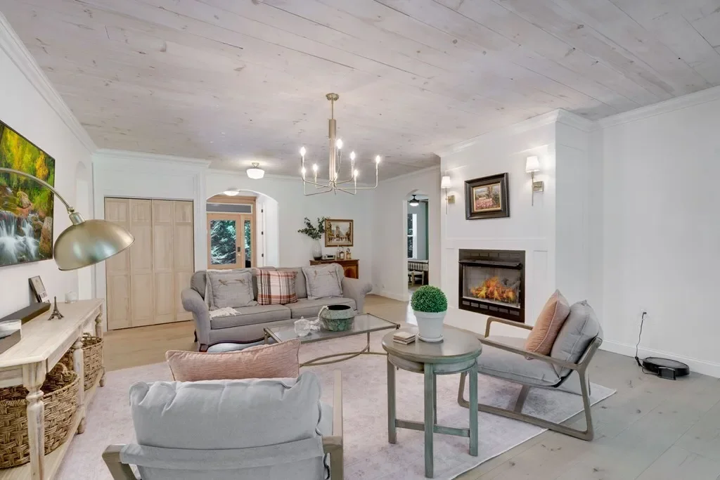 211 W Oakcrest Drive, Blue Ridge, Georgia, United States. - Photo 13