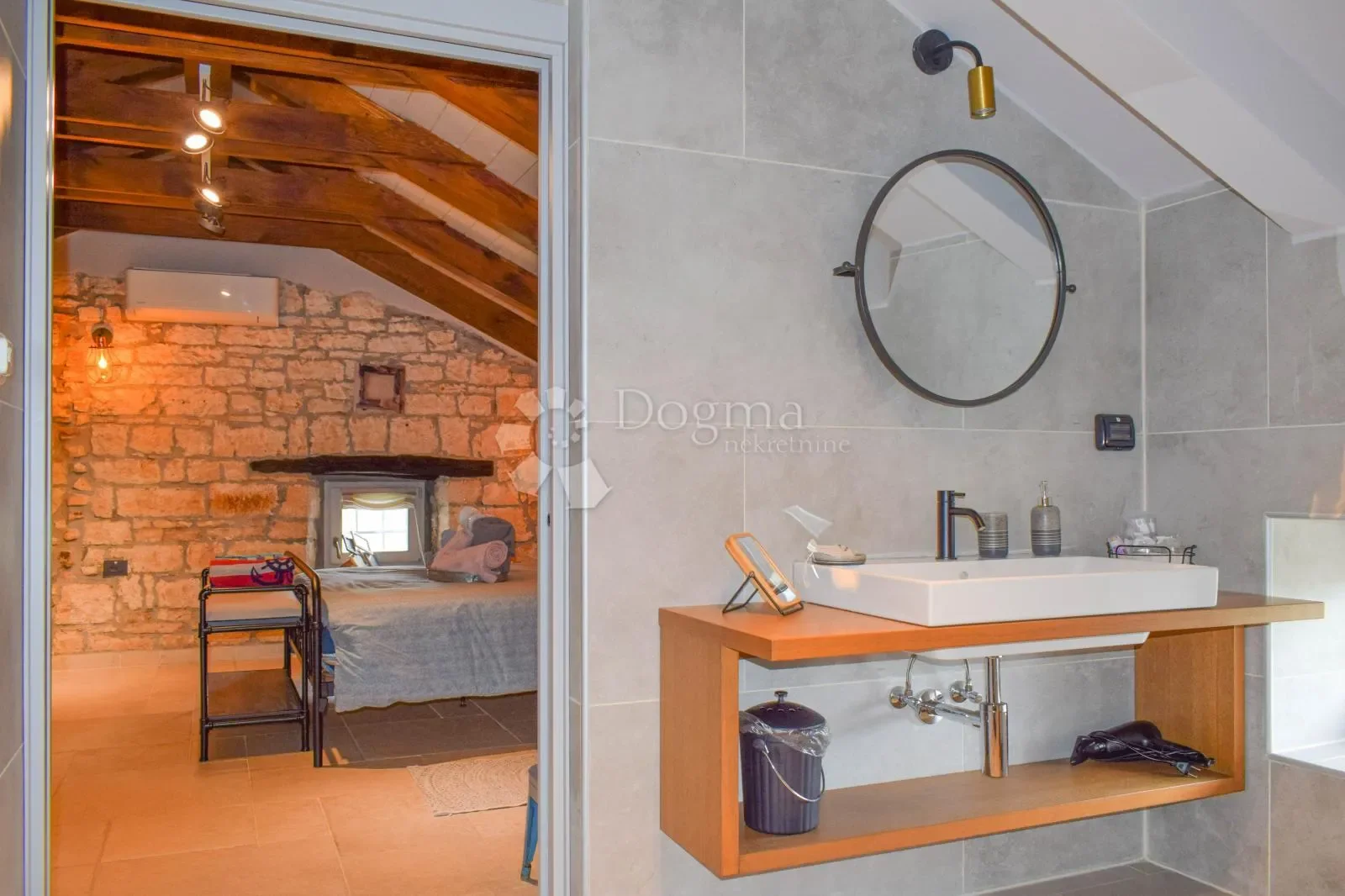 Gallery photo 2