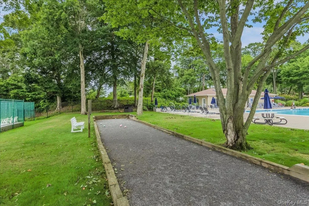 209 Fox Hill Drive, Calverton, New York, United States. - Photo 22