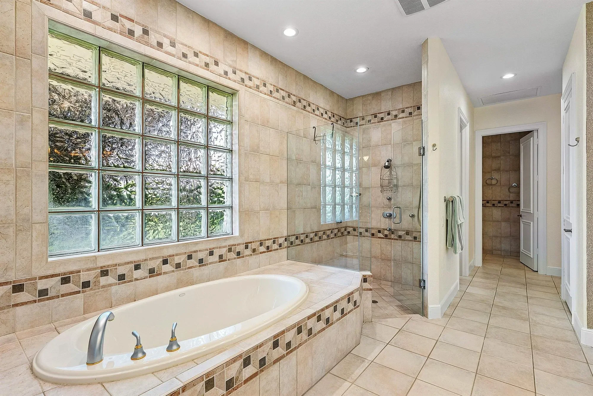225 Oakview Drive, Delray Beach, Florida, United States. - Photo 25