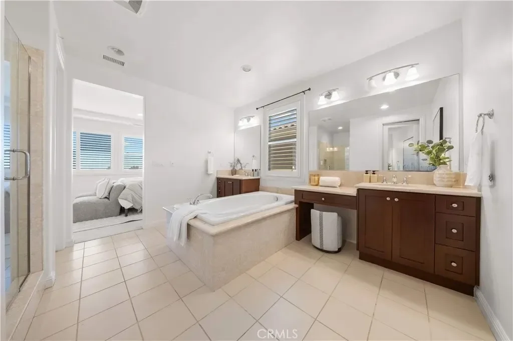 14 Snowberry, Lake Forest, California, United States. - Photo 46