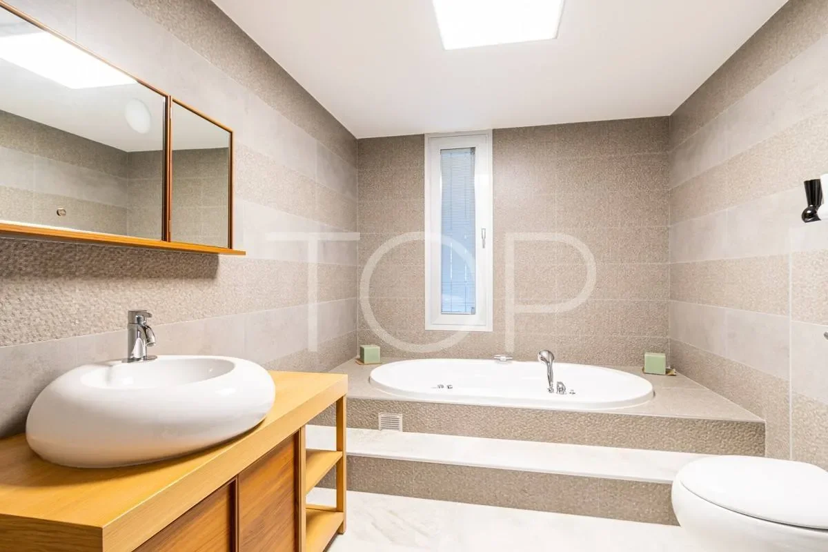 Gallery photo 4