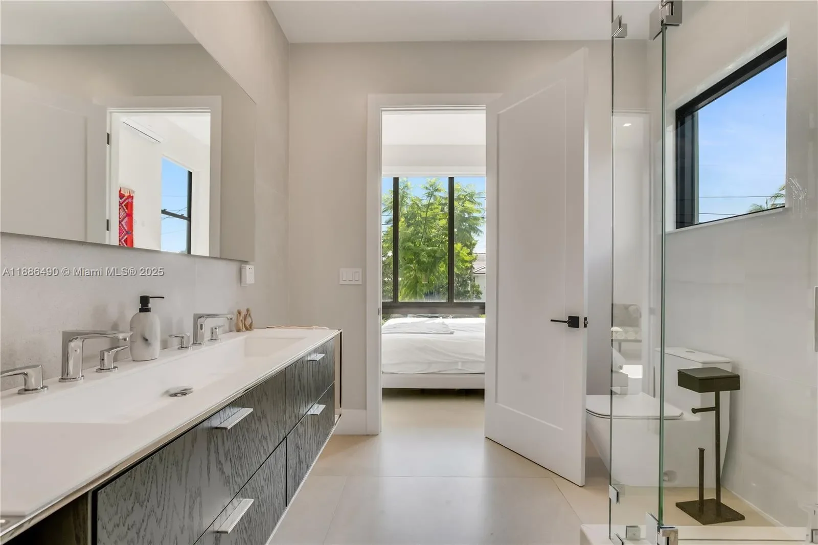 8826 Froude Ave, Bal Harbour, Florida, United States. - Photo 20