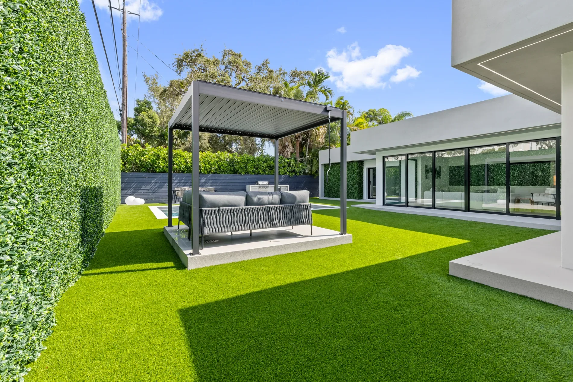 Exterior photo 7