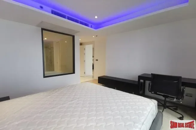 Circle Sukhumvit 11 - Newly Built Luxury High-Rise Condo at Sukhumit 11, BTS Nana - 2 Bed Unit - 15%