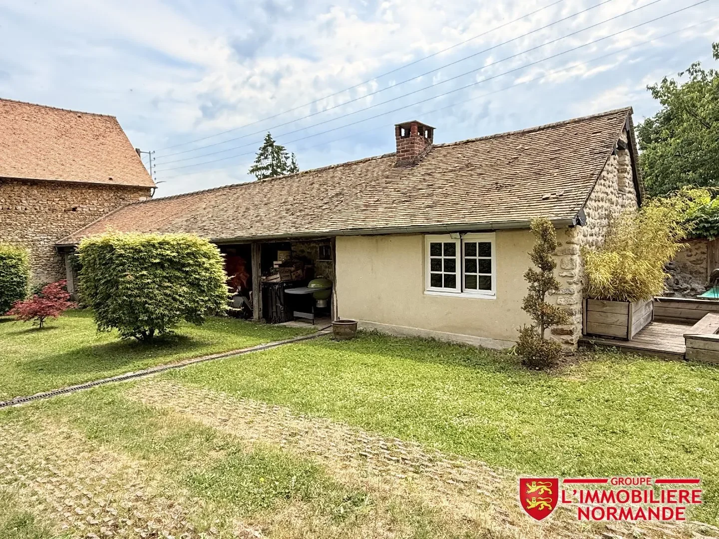 Exterior photo 7