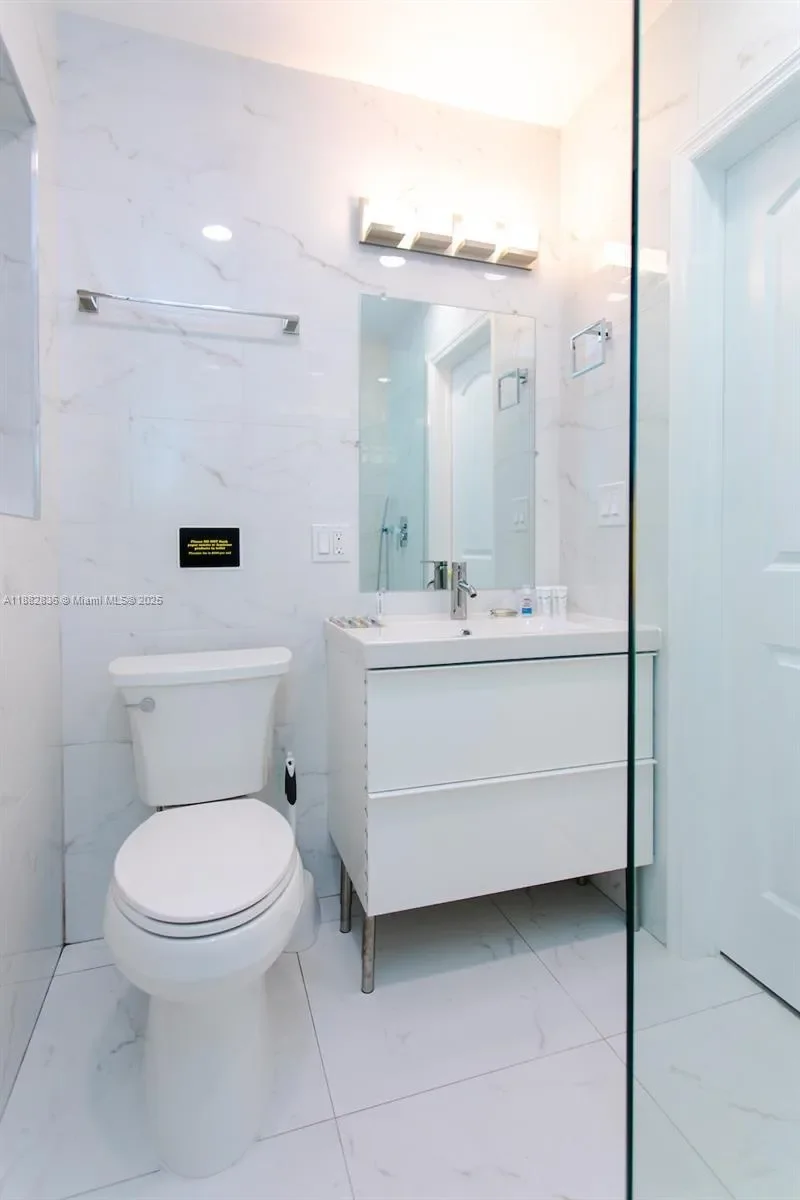 809 S 17th Ave, Hollywood, Florida, United States. - Photo 32