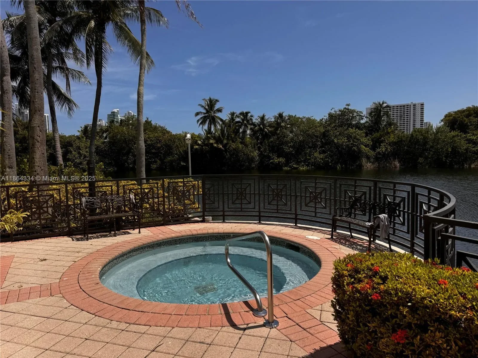 876 W Spinnaker Dr W, Hollywood, Florida, United States. - Photo 41