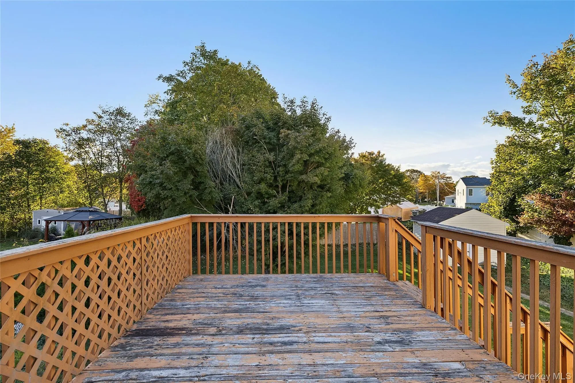 738 Old Town Road, Port Jefferson Station, New York, United States. - Photo 13