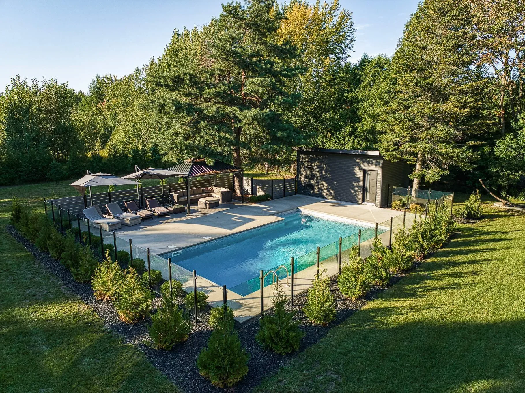 Exterior photo 5