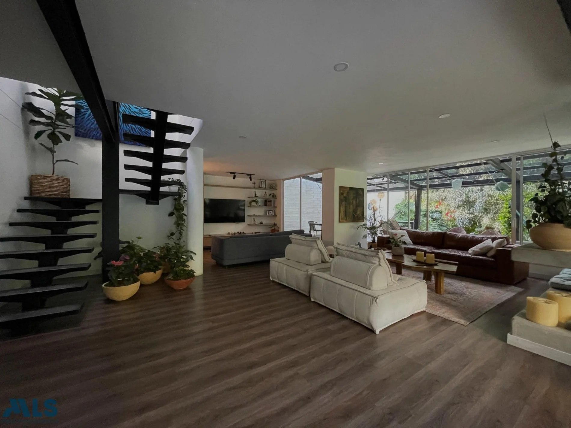 Gallery photo 2
