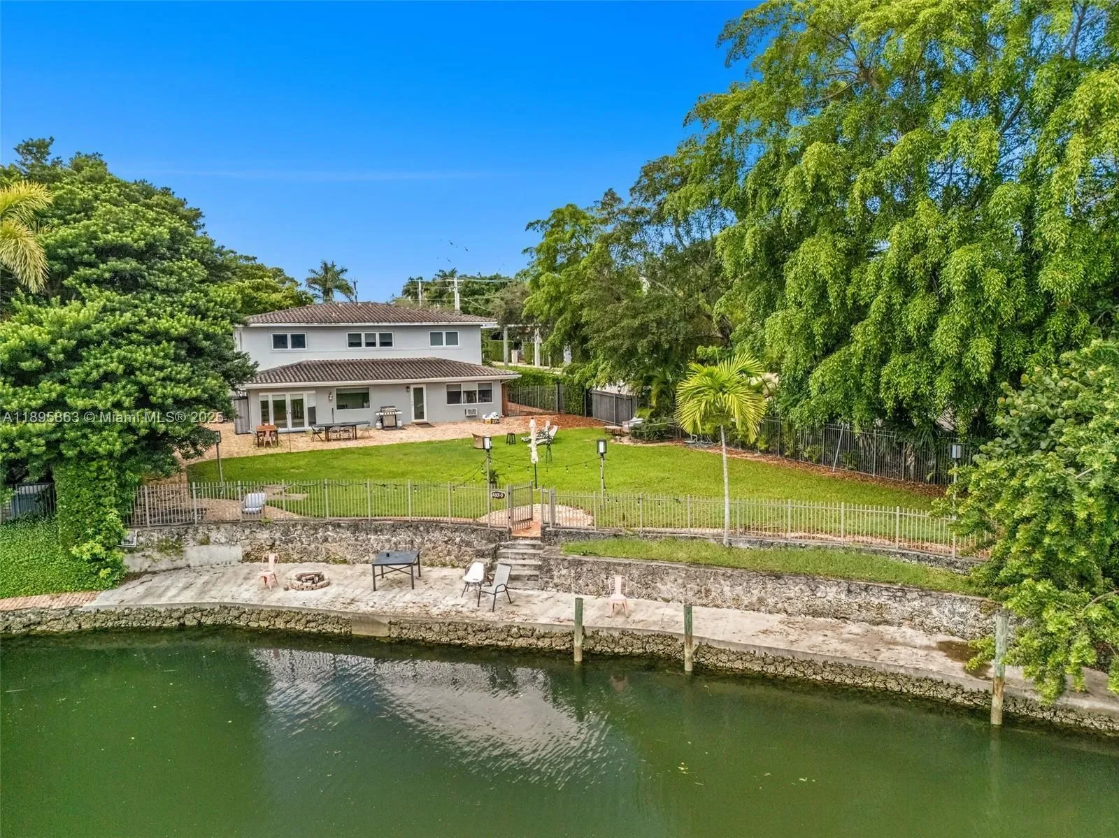 4801 University Dr, Coral Gables, Florida, United States. - Photo 3