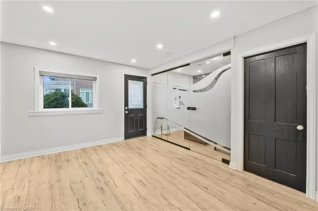 2 Griffin Street, Hamilton, Ontario, Canada. - Photo 16