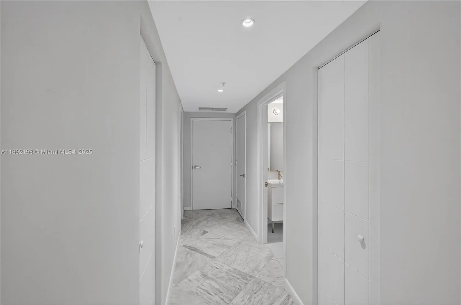 1010 SW 2nd Ave 603, Miami, Florida, United States. - Photo 40