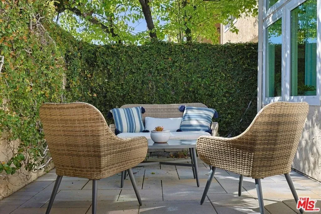 23351 Park Sorrento 71, Hidden Hills, California, United States. - Photo 17