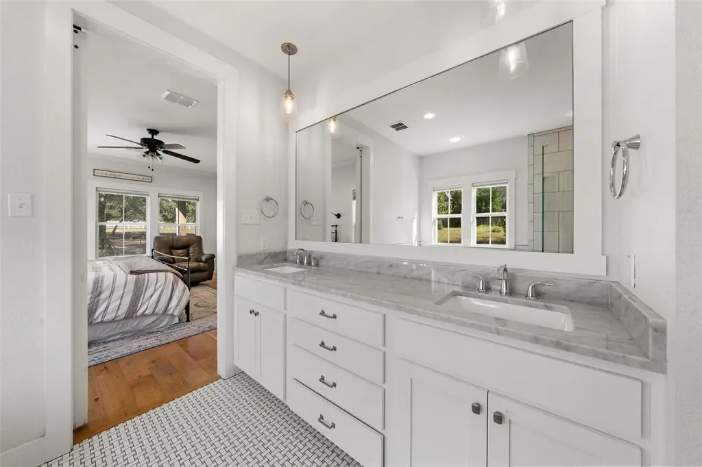2005 Austin Hines Drive, China Spring, TX 76633, China Spring, Texas, United States. - Photo 9