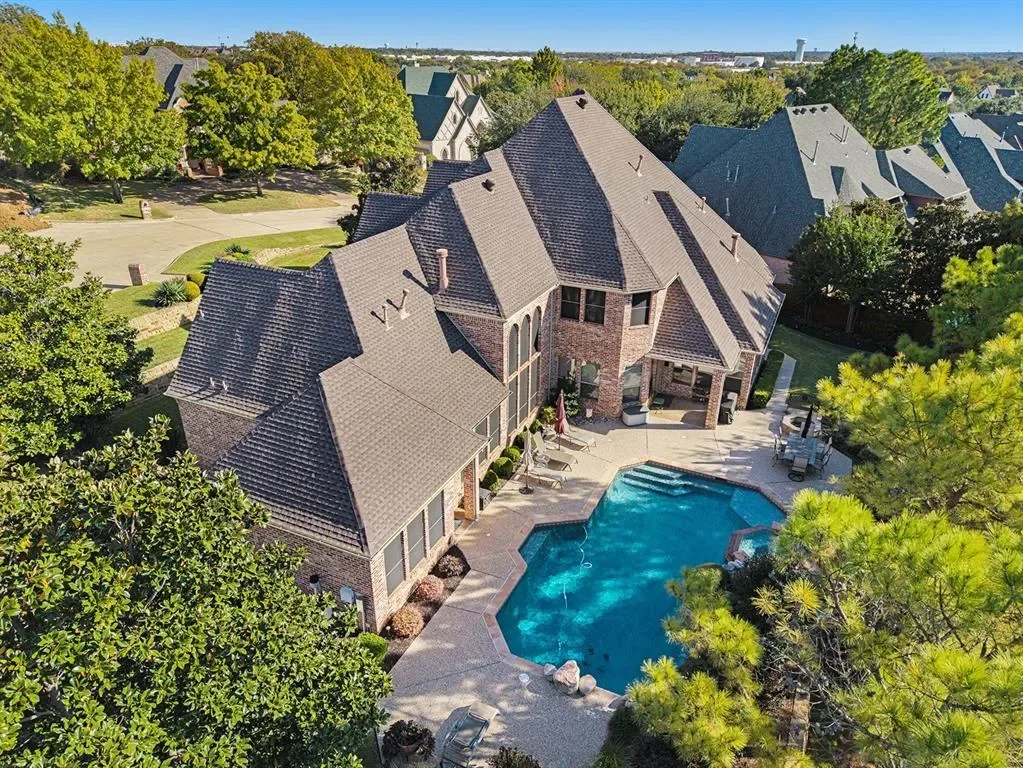 702 Sussex Court, Grapevine, Texas, United States. - Photo 35