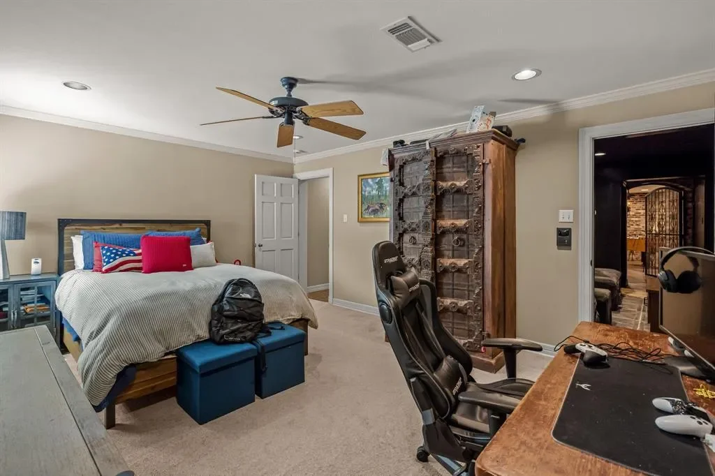 425 Crestwood Drive, Fort Worth, Texas, United States. - Photo 32