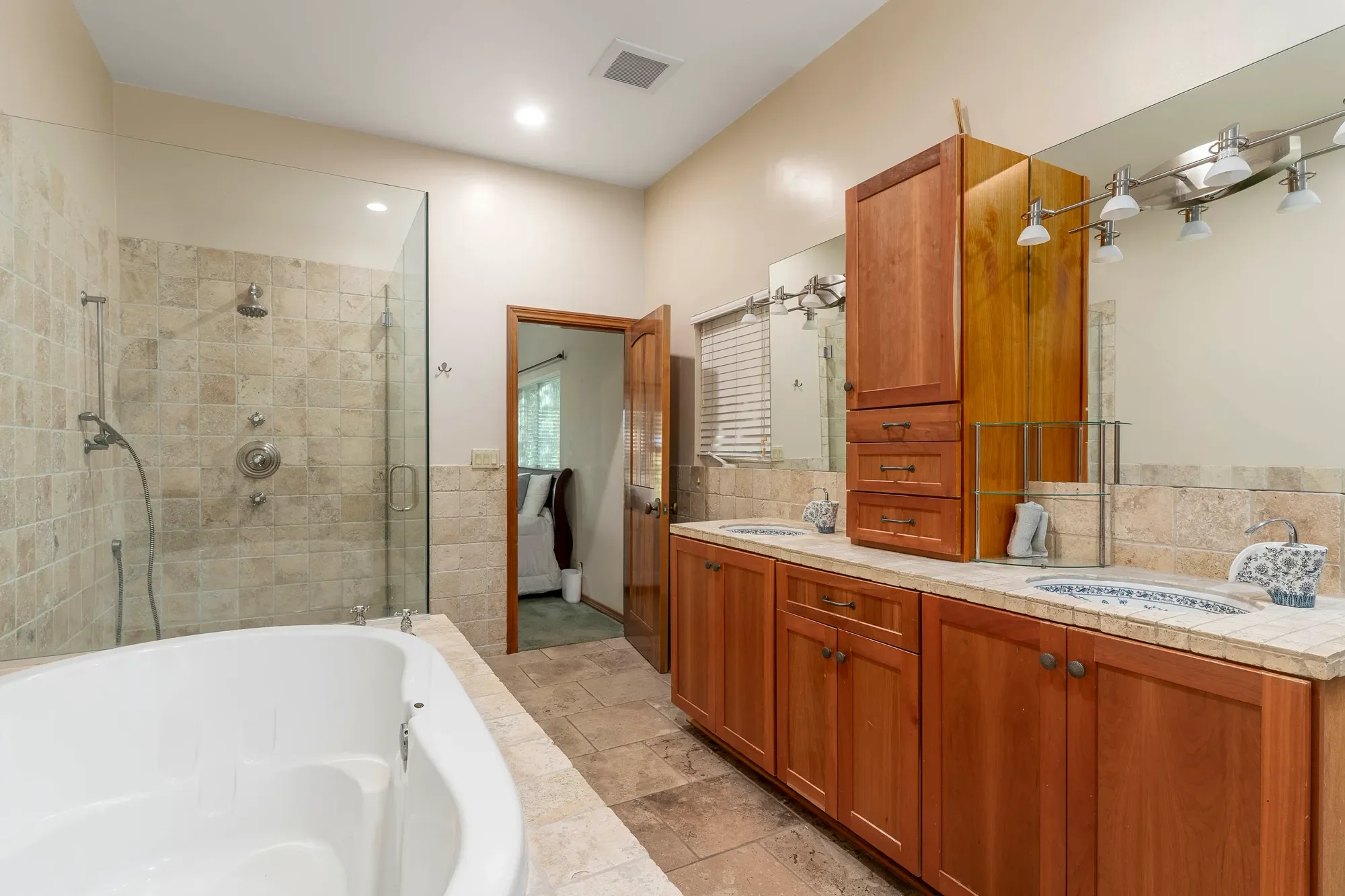 5653 Shirley Avenue , Tarzana, CA 91356, Los Angeles, California, United States. - Photo 5