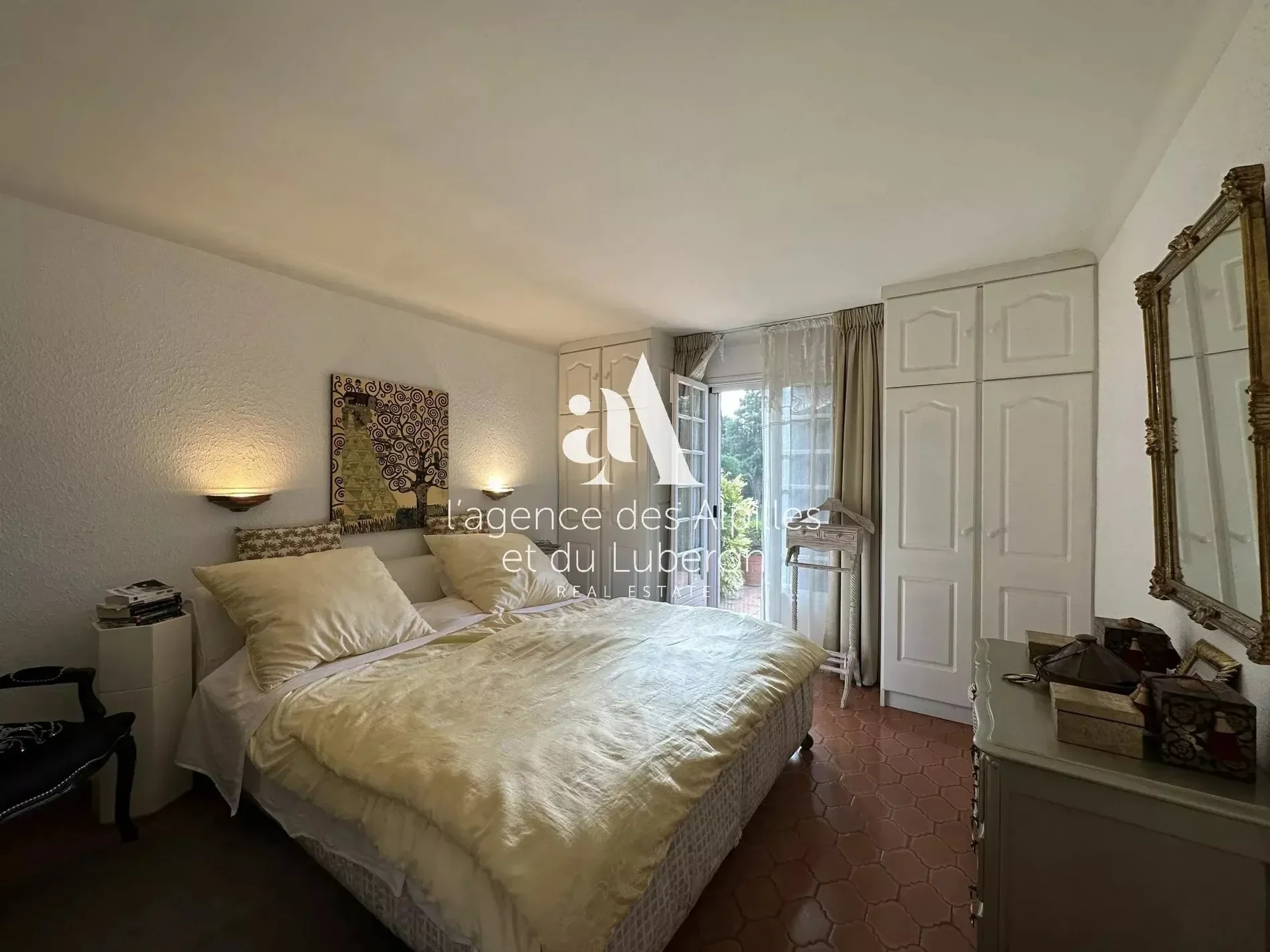 Gallery photo 2