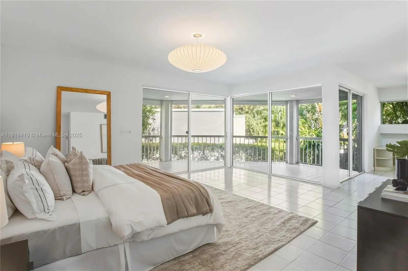 2475 S Bayshore Dr #2, Miami, Florida, United States. - Photo 15