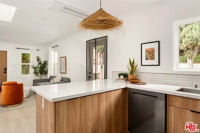 3143 Larga Avenue, Los Angeles, California, United States. - Photo 24