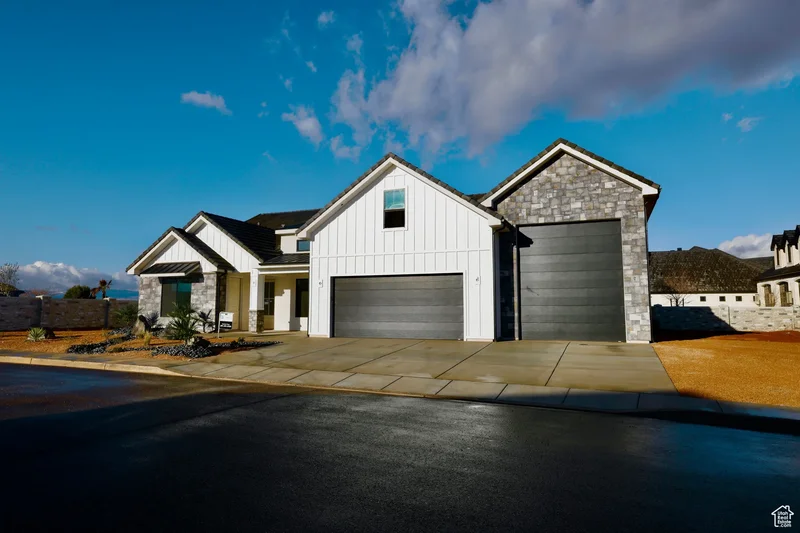 Single Family Residence in Washington