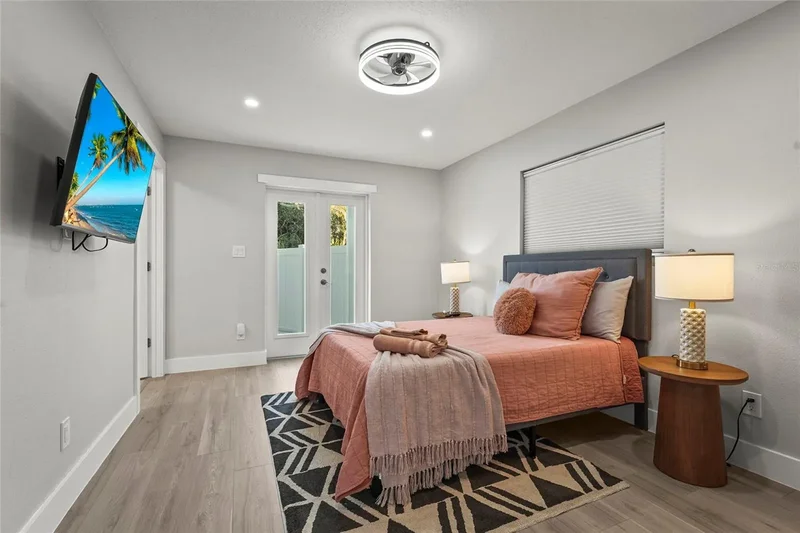 430 ISLAND CIRCLE, SARASOTA, FL 34242, Siesta Key, Florida, United States. - Photo 37