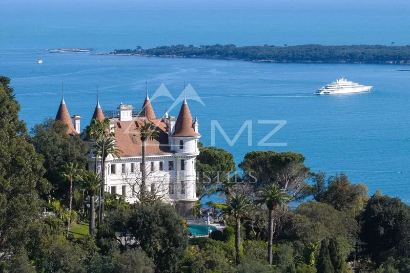 Cannes, Provence-Alpes-Côte d'Azur, France. - Photo 9