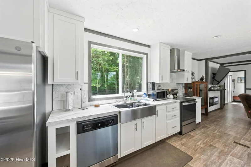 410 E Barefoot Road, Newton Grove, North Carolina, United States. - Photo 66