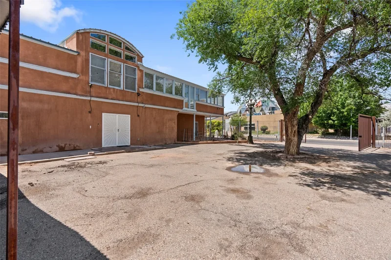 1700 Nw Mountain Road , Albuquerque, NM 87104, Albuquerque, New Mexico, United States. - Photo 37