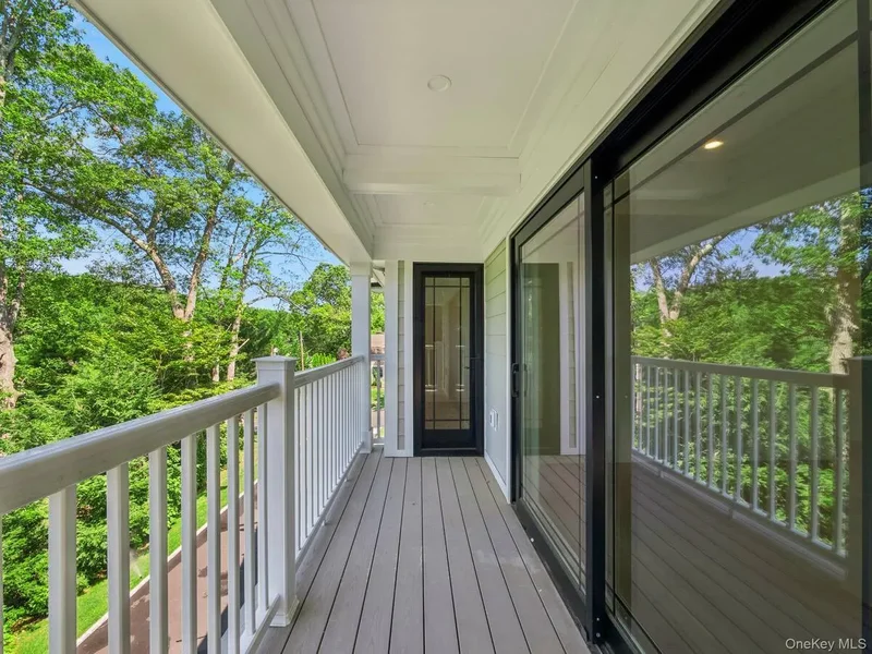 2 Arthur Place, Woodbury, New York, United States. - Photo 29