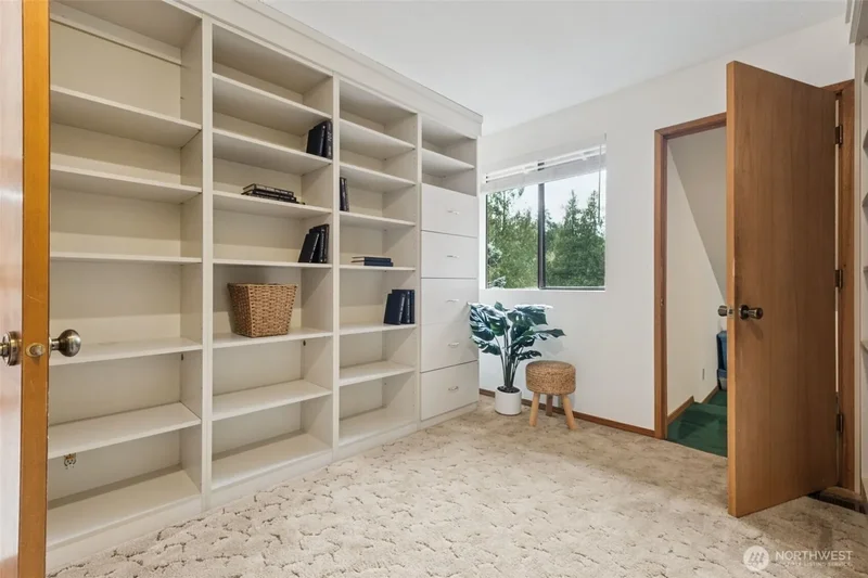 19714 41st Avenue NE, Lake Forest Park, Washington, United States. - Photo 27