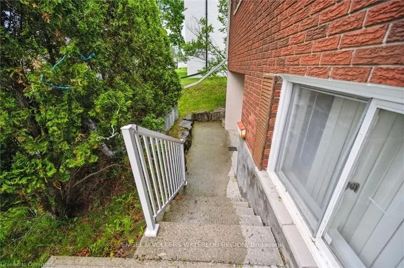 155 University Avenue E, Waterloo, Ontario, Canada. - Photo 33