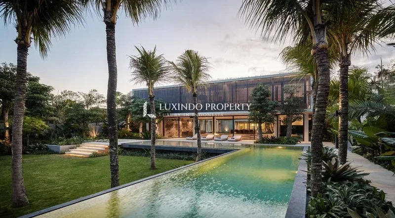 PERERENAN – ULTRA LUXURIOUS ARCHITECTURAL ESTATE ON THE RIVER WITH GREENBELT VIEWS