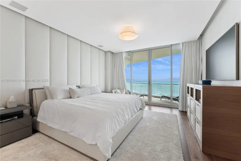 16901 Collins Ave, Golden Beach, Florida, United States. - Photo 3