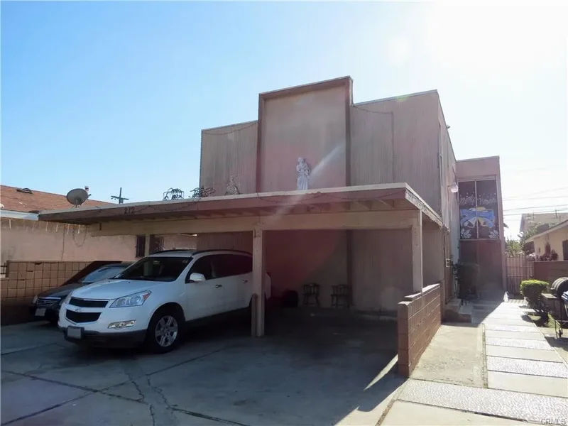 212 W 84th St, Los Angeles, CA 90003, Los Angeles, California, United States. - Photo 20