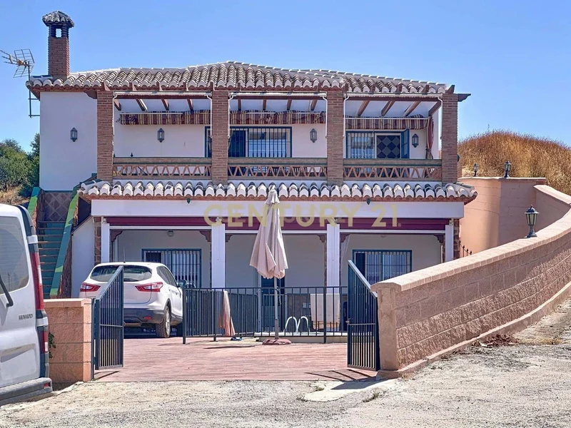 Finca in Torrox with 16,000 m², pool and panoramic views