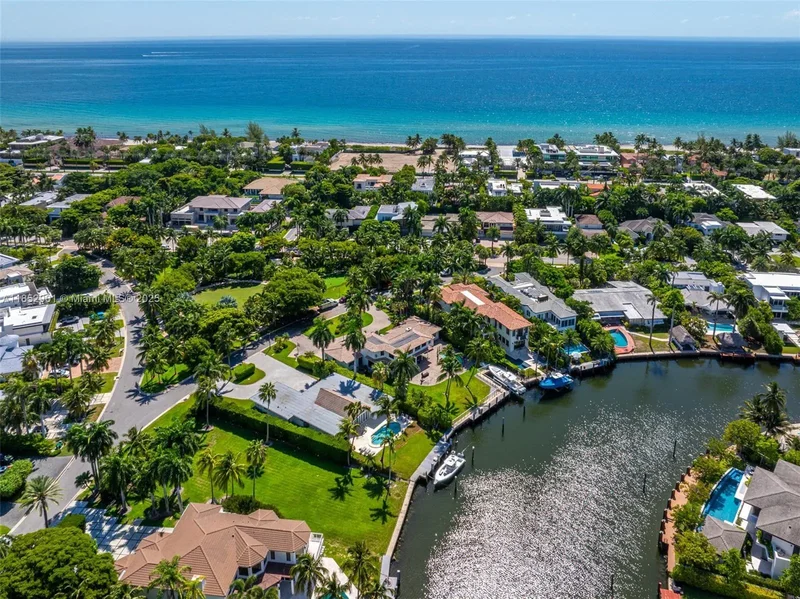 268 S Parkway, Golden Beach, Florida, United States. - Photo 10