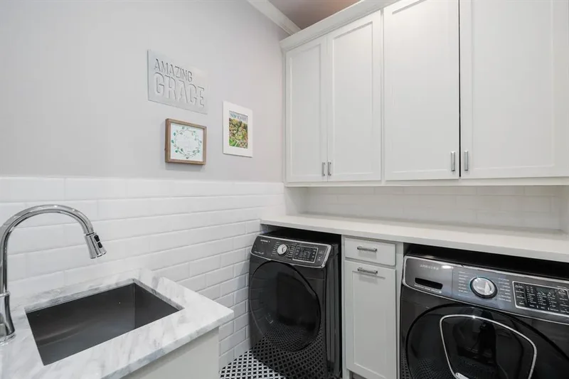 1577 Main Street, Grapevine, Texas, United States. - Photo 29